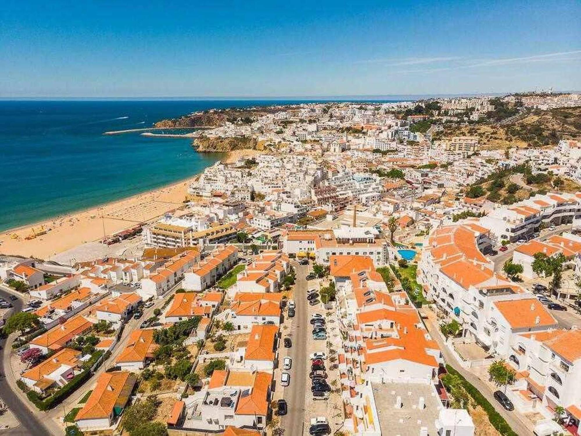 Central Town 2-Bedroom Apartment Albufeira Exteriör bild