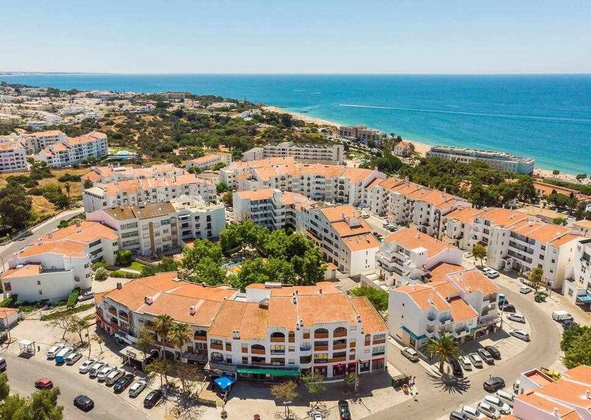 Central Town 2-Bedroom Apartment Albufeira Exteriör bild